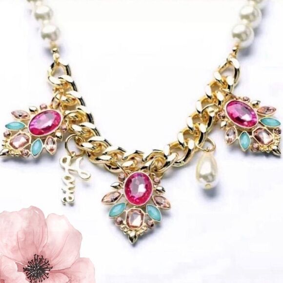 Designer Quality Crystal and Sim Pearl Necklace - Picture 4 of 8